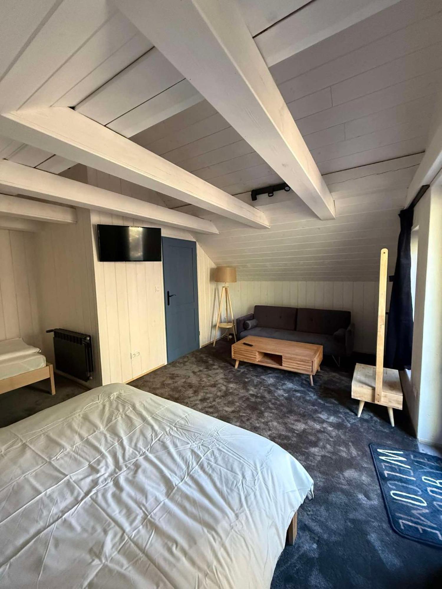 Oberza Pod Zlotym Prosiakiem Hotel Nieborów Eksteriør billede